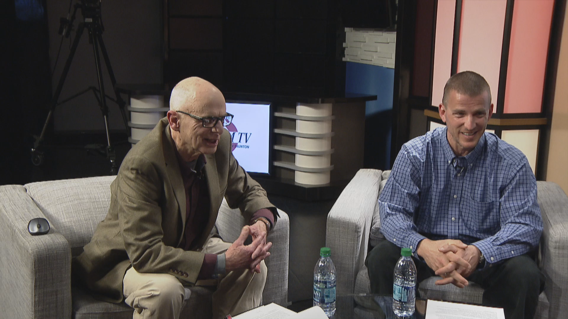 Thumbnail image for South_Coast_Matters_Eps_209 w/ Dr. Rachel Jacuba, Scnc Drctr, Bzrds By Cltn